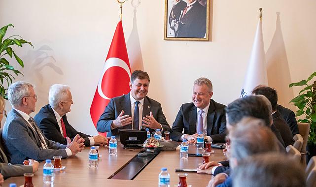 İZTO’dan Başkan Tugay’a ziyaret  Başkan Tugay: “İzmir’in planlamasını İzmirli mimarlar yapacak”