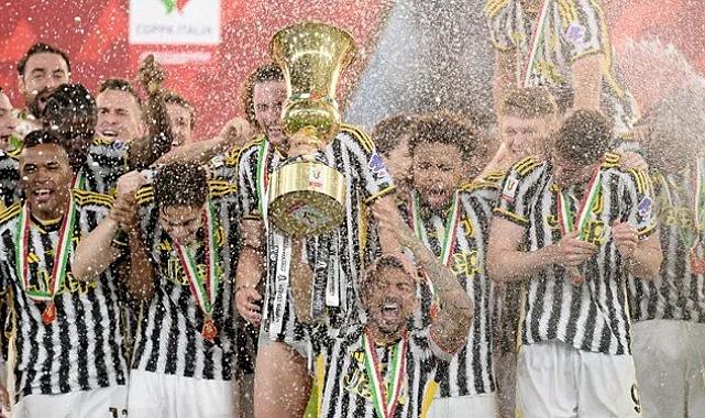 Juventus, İtalya Kupası&#039;nı müzesine götürdü