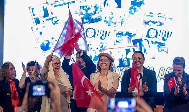 Kadın Belediye Başkanları Türkiye’nin ‘İlk’lerini canlandırdı; tiyatral gösteri çok beğenildi, ayakta alkışlandı