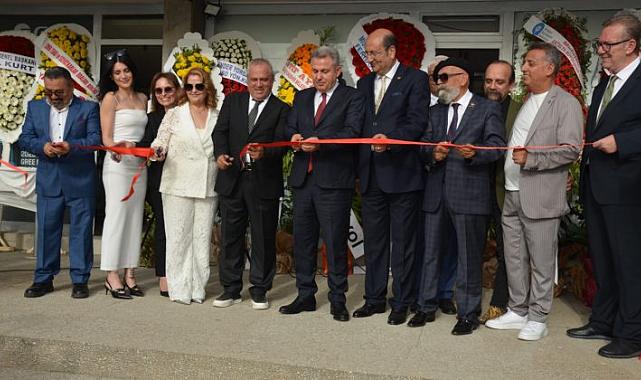 Karne Medya Grubu, Haber Ekspres hizmet binasının açılışını görkemli bir törenle gerçekleştirdi.