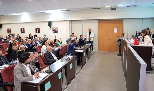 Karşıyaka&#039;daki bir AVM&#039;nin plan tadilatı talebi mecliste reddedildi