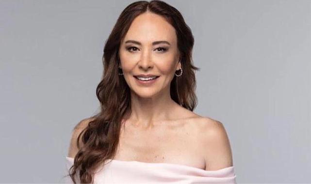 Ünlü oyuncu Ahu Sungur&#039;dan manidar gönderme! &quot;Yarı çıplak kendini...&quot;