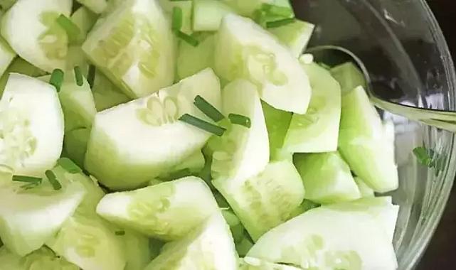 Yüzde 80'i su ama aç karnına tüketince o sorunu kökten çözüyor