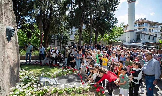 Zübeyde Hanım, Anneler Günü&#039;nde kabri başında anıldı