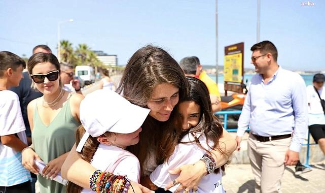 Çeşme&#039;de kıyı temizleme etkinliği... Başkan Denizli: &quot;Daha güzel bir dünya inşa edeceğiz&quot;