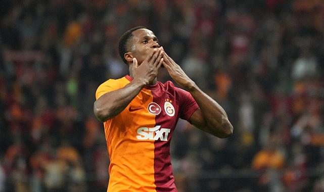 Wilfried Zaha, Galatasaray’a Erken Başladı!