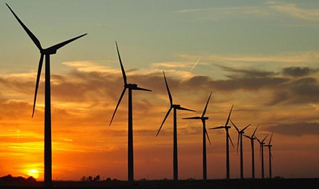 AB elektrik üretiminde rüzgar ve güneş enerjisi yüzde 30&#039;a ulaştı