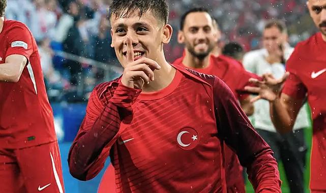 Arda Güler sevgilisiyle Bodrum&#039;da! Sezonun stresini attı, görenler hayranlıkla izledi