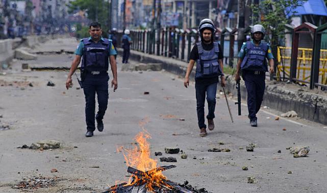 Bangladeş&#039;te başkentteki şiddet olaylarının ardından 500&#039;den fazla kişi tutuklandı