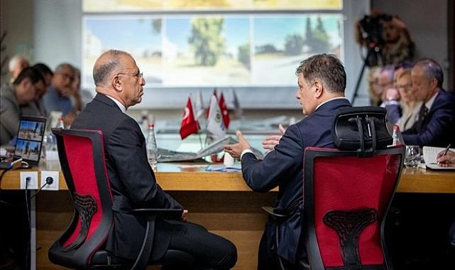 Başkan Tugay&#039;dan Gaziemir&#039;de kalkınma mesajı!