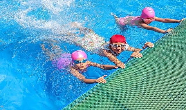 Bayraklı Belediyesinin büyük ilgi gören yüzme kursuna kayıtlar devam ediyor