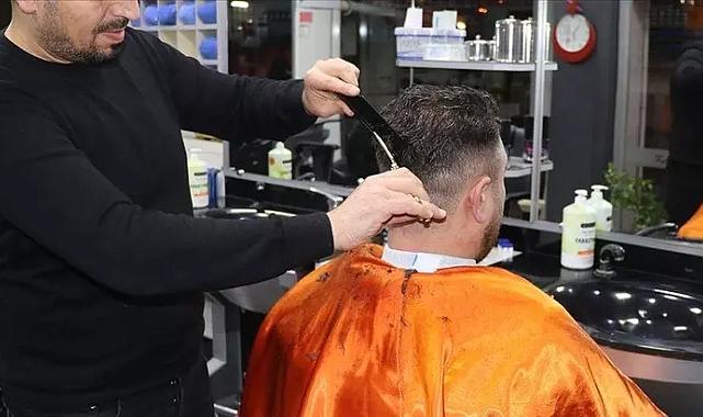 Bu pazar tüm Türkiye&#039;de resmen başladı! Berberlerde bir ilk oldu, haftaya sırada kuaförler var... Yeni evlenecekler kara kara düşünüyor