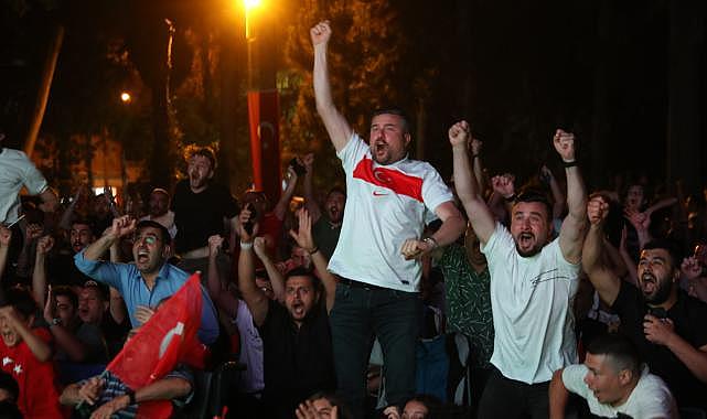 Bucalılar millî gururu birlikte yaşadı