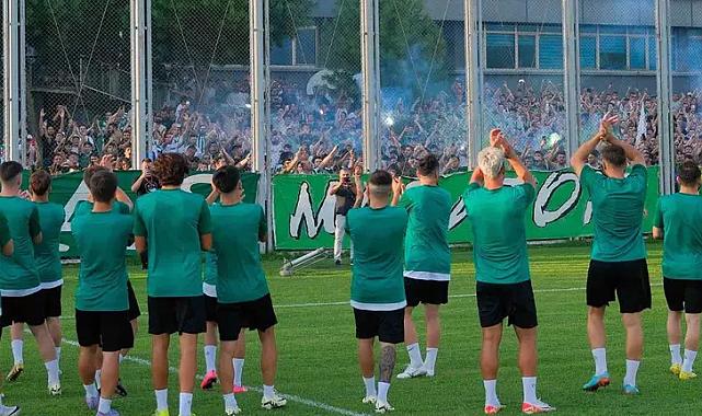 Bursaspor, 2 bin taraftarıyla sezonu açtı