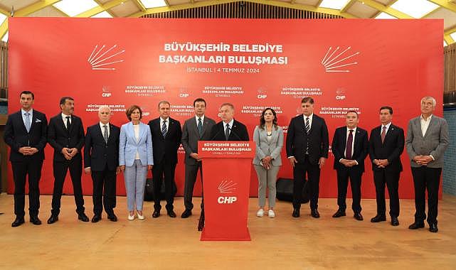 CHP’li Büyükşehir Belediye Başkanları İstanbul’da Bir Araya Geldi