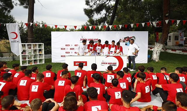 Depremzede öğrenciler Kızılay’ın iyilik şefleri kampında buluştu