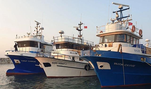 Ege’nin uluslararası sularında avlanan balıkçı gemileri İzmir’de denetlendi