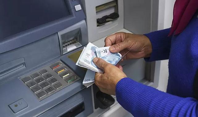 Emekliye zamlı maaş ödemesi! Yüzde 24,73&#039;lük zam hesaplara geçiyor! Emekli ek ödeme tarihi için gözler SGK&#039;da (4A, 4B, 4C Temmuz 2024 maaş takvimi)