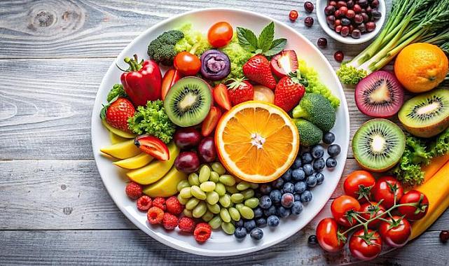 En sevilen yaz meyvelerinin faydaları ve kalorileri