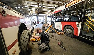 ESHOT atölyeleri fabrika gibi çalışıyor