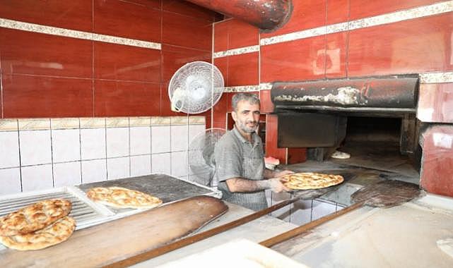 Fırıncılar Vantilatör Yardımıyla Serinlemeye Çalışıyor