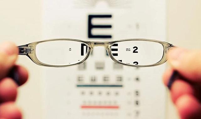 Gözlük kullanmak tarihe karışıyor