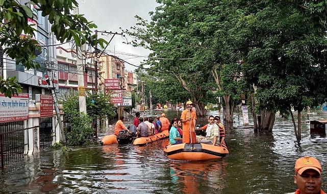 Hindistan&#039;daki selde 78 kişi hayatını kaybetti