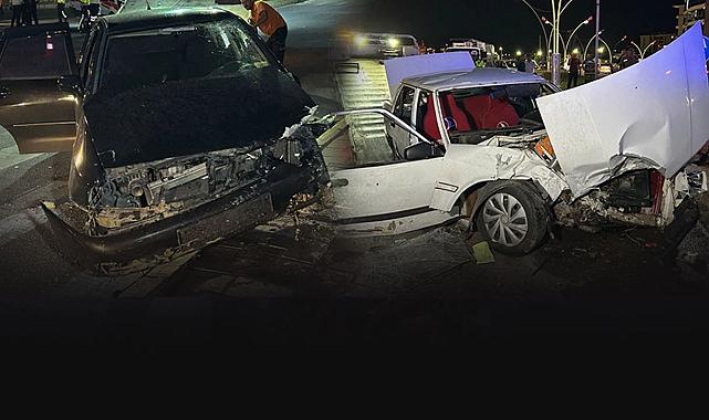 İki otomobil birbirine girdi ortalık mahşer yerine döndü! 2'si çocuk 6 kişi ağır yaralı