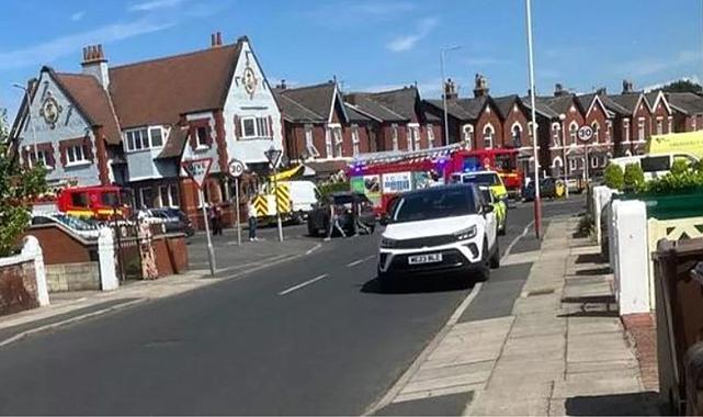 İngiltere&#039;de meydana gelen bıçaklı saldırıda içlerinde çocukların da bulunduğu 8 kişi yaralandı