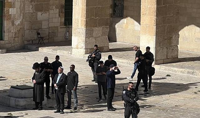 İsrail'in aşırı sağcı Ulusal Güvenlik Bakanı Ben-Gvir, Mescid-i Aksa'ya polis eşliğinde girip dua etti