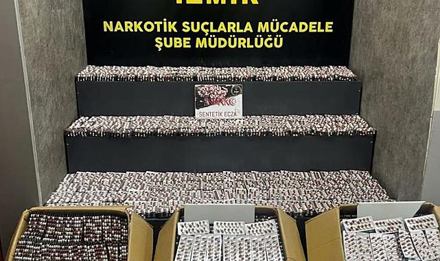 İzmir&#039;de &#039;torbacı&#039; operasyonu:102 bin adet extacy ele geçirildi