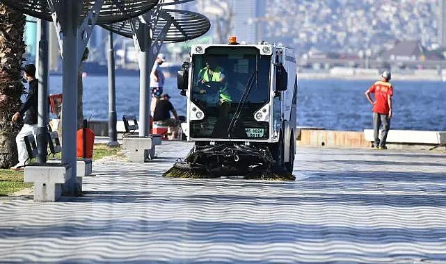 İzmir sokaklarında temizlik seferberliği