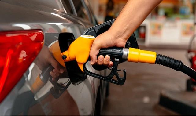 Motorine 1 lira 47 kuruş indirim geldi! Tabeladaki rakam dün gece itibarıyla değişti