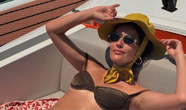 Pelin Akil beyaz bikinisiyle kamera karşısına geçti! Fiziğini gören sessiz kalamadı