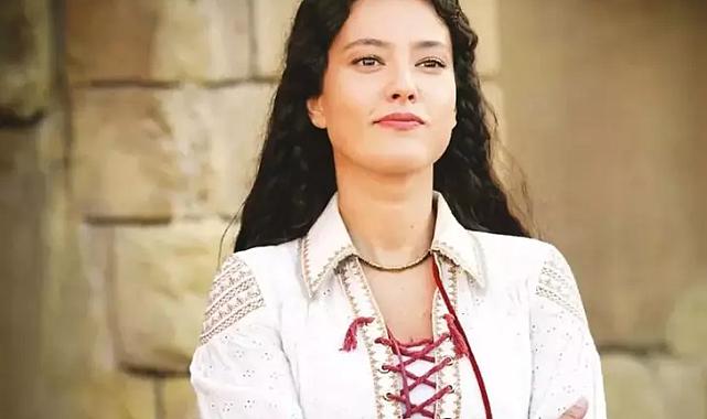 Pelin Akil paylaşmaya doyamadı! Her renkten bikiniyle poz verdi! &quot;Eşin kıskanmıyor mu?&quot;