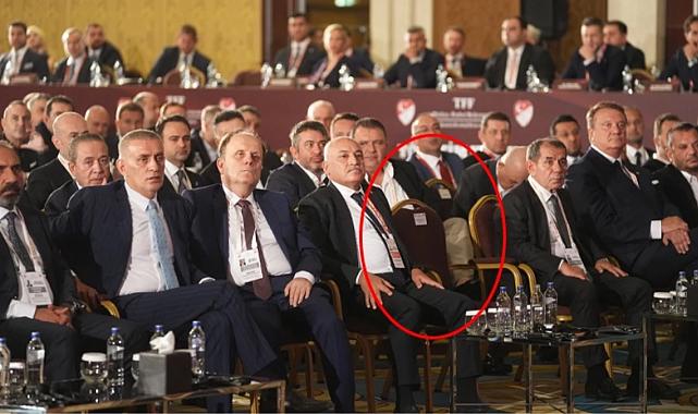 TFF seçiminde kriz! Ali Koç, Büyükekşi&#039;nin yanına oturmayıp sandalyesini boş bıraktı