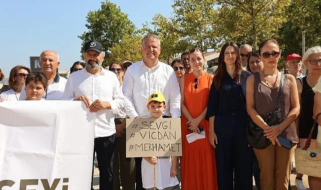 Urla&#039;da sokak hayvanları yasa teklifi protestosu