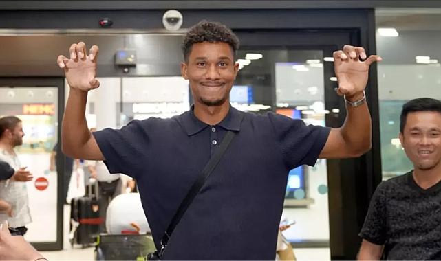 Beşiktaş, Augsburg&#039;tan Felix Uduokhai&#039;yi renklerine bağladı