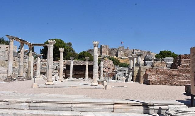 Efes&#039;te St.Jean Kilisesi&#039;nde tarihi mozaik zemin bulundu