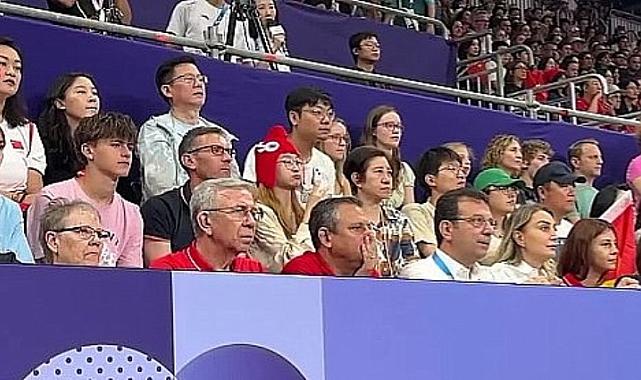 Filenin Sultanlarına Destek İçin Maçı Paris&#039;te Takip Ettiler