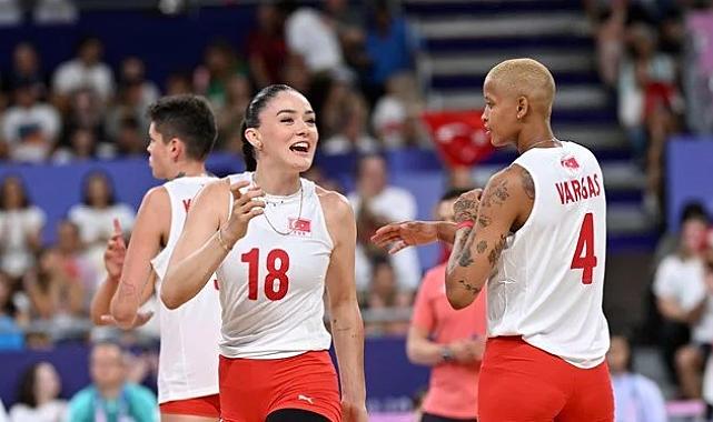 Gururumuzsunuz Filenin Sultanları! Melissa Vargas&#039;ın Yıldızlaştığı Maçta Türkiye Yarı Finalde