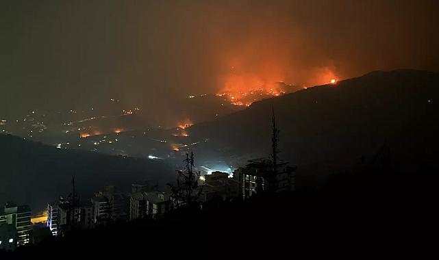 İçişleri Bakanı Yerlikaya, İzmir&#039;deki yangınlarda 900 kişinin tahliye edildiğini açıkladı!