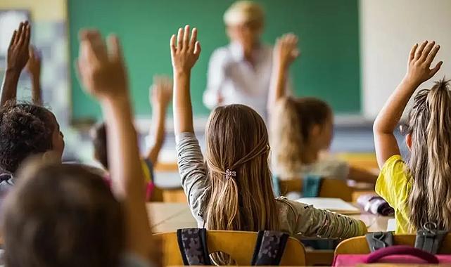 İzmir&#039;de bağışa tepki: 100 bin TL isteyen okullar da var