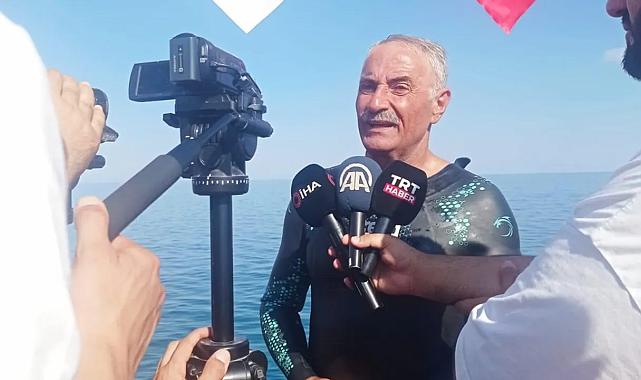 İzmirli yüzücünün çocukluk hayali gerçek oldu: Van Gölü&#039;nde madalyayı boynuna taktı