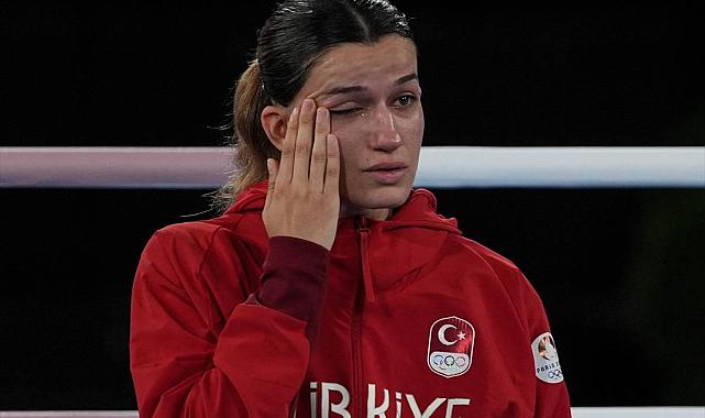 Milli Boksör Hatice Akbaş'tan gümüş madalya!