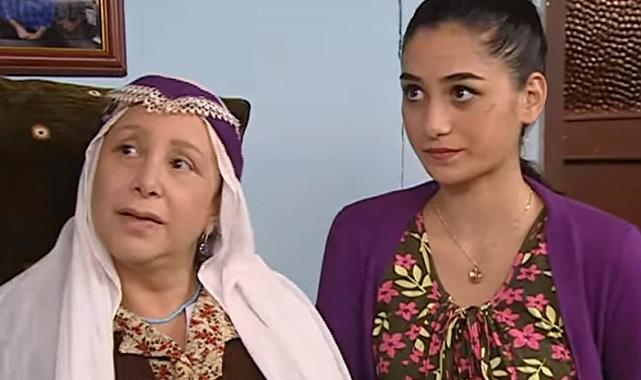 Türkiye&#039;ye Dönen Ünlü Oyuncu, Soluğu Plajda Aldı