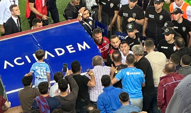 Burak Yılmaz, Trabzonspor taraftarlarıyla tartıştı: Ben bu kulübe yanlış yapmadım