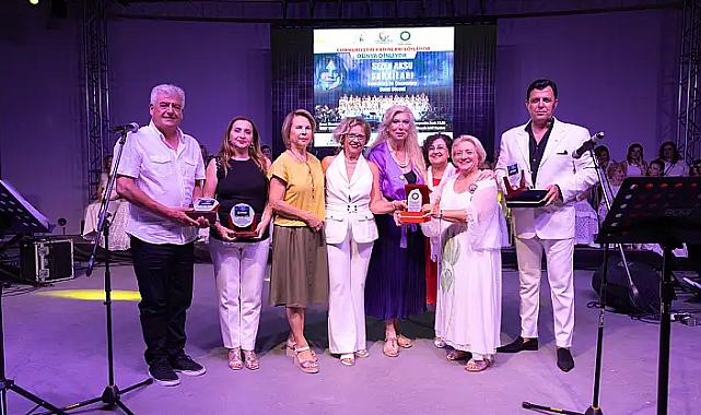 Cumhuriyet Kadınları Korosu&#039;ndan Türk Anneler Derneği Projelerine Destek İçin Anlamlı Konser