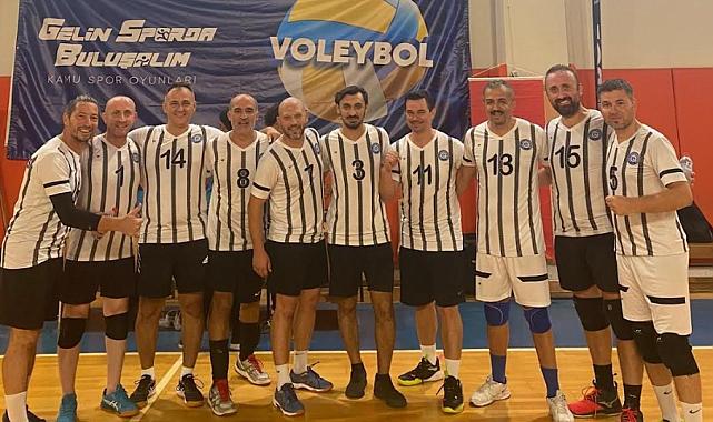 EÜ Voleybol Takımı yarı finale yükseldi