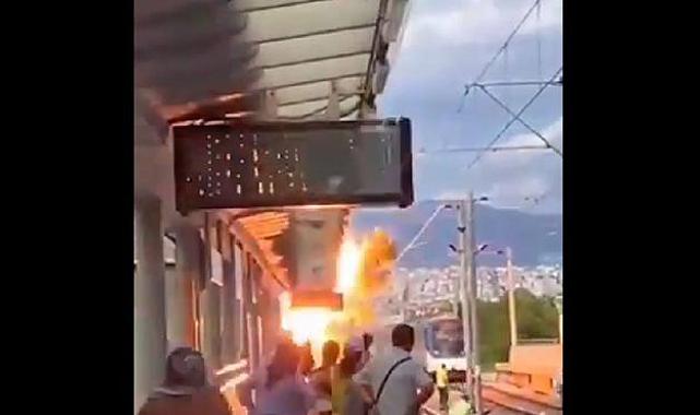 İZBAN İstasyonu&#039;nda korku dolu anlar: Elektrik tellerine ağaç devrildi